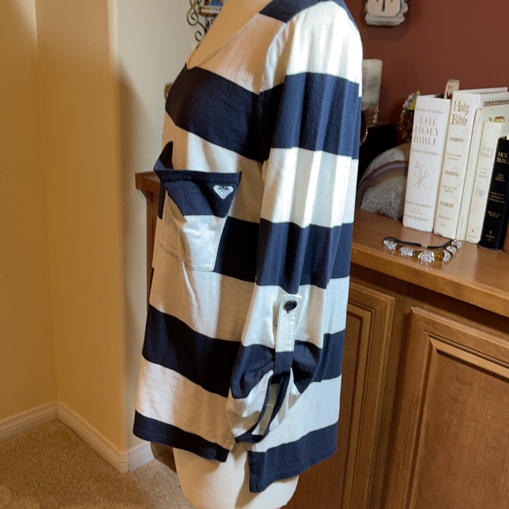 Roxy Black and White striped top XL - Picture 5 of 6
